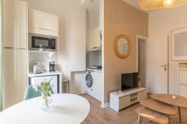 Location
Studio meublé entièrement refait à neuf - Victoire