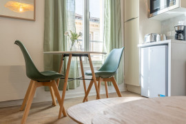 Location
Studio meublé entièrement refait à neuf - Victoire