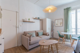 Location
Studio meublé entièrement refait à neuf - Victoire