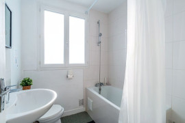 
                                                                                        Location
                                                                                         Studio meublé équipé 24m² à 200m de la gare