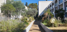 
                                                                                        Location
                                                                                         Studio meublé & équipé dans résidence sécurisée
