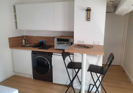 
                                                                                        Location
                                                                                         Studio meublé et rénové 21m² au cœur du Vieux Lyon