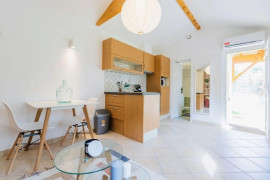 
                                                                                        Location
                                                                                         Studio meublé indépendant dans grande maison coloc