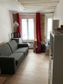 
                                                                                        Location
                                                                                         Studio meublé Marais