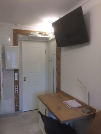 
                                                                                        Location
                                                                                         Studio meublé Paris 8ème près de la place Dublin