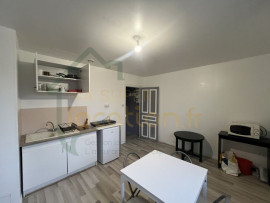 
                                                                                        Location
                                                                                         Studio meublé proche Champs Elysées