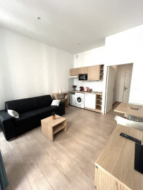 
                                                                                        Location
                                                                                         Studio meublé - Quartier Thiers