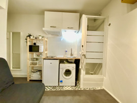 
                                                                                        Location
                                                                                         Studio meublé, refait à neuf proche gare