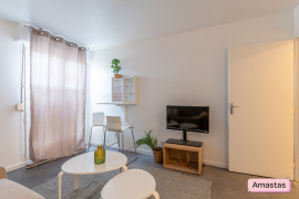 
                                                                                        Location
                                                                                         Studio meublé situé quartier Saint Genès - 1331009