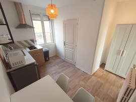 
                                                                                        Location
                                                                                         Studio meublé tout inclus St-Roch
