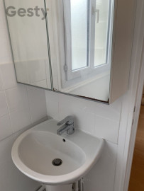 
                                                                                        Location
                                                                                         Studio Montreuil proche métro 9