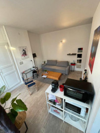 
                                                                                        Location
                                                                                         Studio non meublé