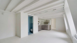 
                                                                                        Location
                                                                                         Studio Paris 10è