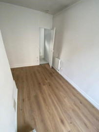 
                                                                                        Location
                                                                                         Studio Paris 10ème