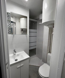 
                                                                                        Location
                                                                                         Studio Paris 18è