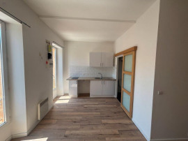 
                                                                                        Location
                                                                                         Studio place Castellane