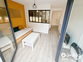 
                                                                                        Vente
                                                                                         Studio récent avec jardin