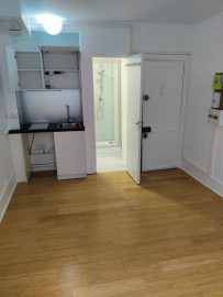 
                                                                                        Location
                                                                                         studio refait neuf