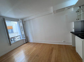 
                                                                                        Location
                                                                                         studio refait neuf