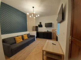 
                                                                                        Location
                                                                                         Studio reims