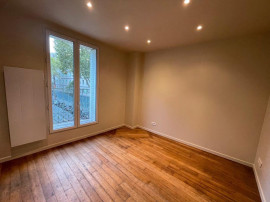 
                                                                                        Location
                                                                                         Studio rénové à Clichy