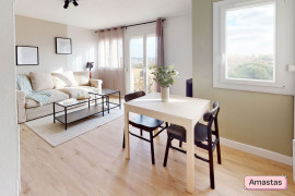 Location
Studio rénové avec balcon Soulas