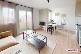 Location
Studio rénové avec balcon Soulas