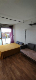 
                                                                                        Location
                                                                                         Studio rénové Barrière Judaique, balcon