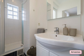Location
Studio rénové et meublé