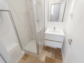 
                                                                                        Location
                                                                                         Studio rénové moderne et meublé