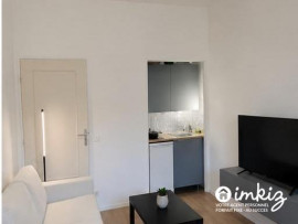 
                                                                                        Vente
                                                                                         Studio rénové quartier saxe Gambetta
