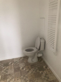 
                                                                                        Location
                                                                                         Studio sécurisé neuf.