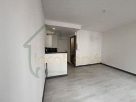 
                                                                                        Location
                                                                                         Studio situé au coeur du centre ville de Saint-Quentin