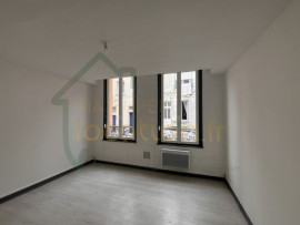
                                                                                        Location
                                                                                         Studio situé au coeur du centre ville de Saint-Quentin