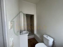 Location
Studio situé en HYPER-CENTRE de SAINT-QUENTIN