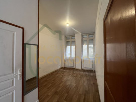 Location
Studio situé en HYPER-CENTRE de SAINT-QUENTIN