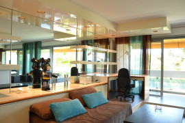 
                                                                                        Location
                                                                                         Studio Thalassa