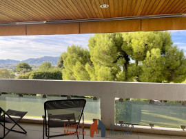 
                                                                                        Location
                                                                                         Studio Thalassa