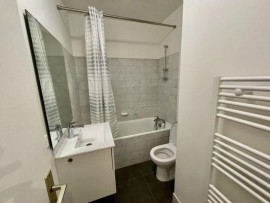 
                                                                                        Location
                                                                                         Studio Versailles Avenue de Paris