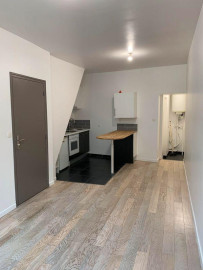 
                                                                                        Location
                                                                                         Studio Vieux Lille 25 m² Rue du Metz