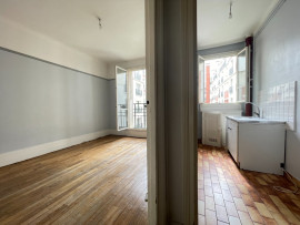 
                                                                                        Vente
                                                                                         Studio