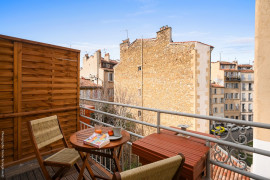 
                                                                                        Location
                                                                                         Studios 20m²