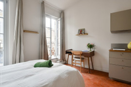 
                                                                                        Location
                                                                                         Studios 20m²