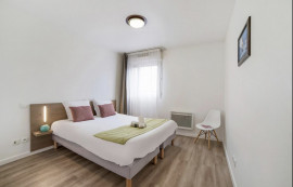 
                                                                                        Vente
                                                                                         Super prix au m2 pour ce grand studio