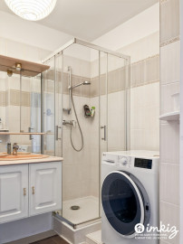 
                                                                                        Vente
                                                                                         Superbe 2 pièces avec grande terrasse