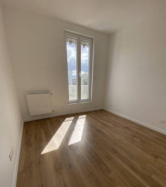 
                                                                                        Location
                                                                                         Superbe 2P 37m² entièrement refait à neuf