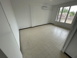 
                                                                                        Location
                                                                                         Superbe 2P 56m² climatisé
