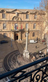 
                                                                                        Location
                                                                                         Superbe 2P dans le centre historique d'Aix