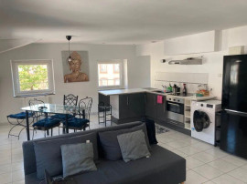 
                                                                                        Location
                                                                                         Superbe 2P meublé 55m² Cours Fauriel