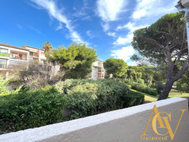 Vente
Superbe 3 pièces à 100 m des Plages La Coudoulière